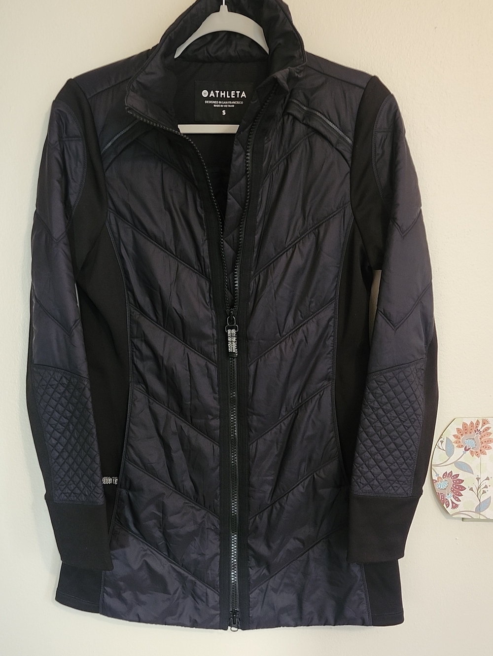 Athleta Black Quilted Hybrid Long Jacket/Size Small